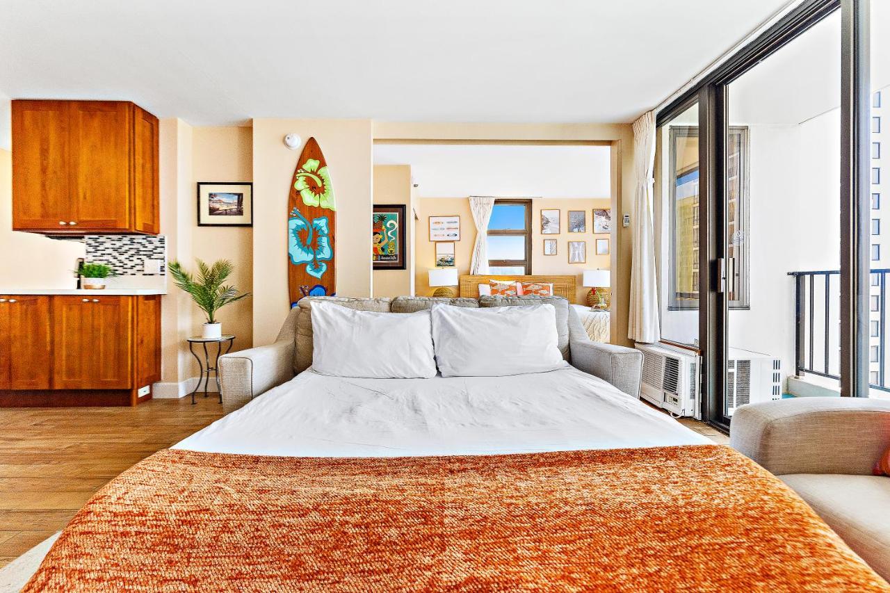 Waikiki Banyan 1Br With Great Ocean Views, Steps To Beach & Parking! 檀香山 外观 照片
